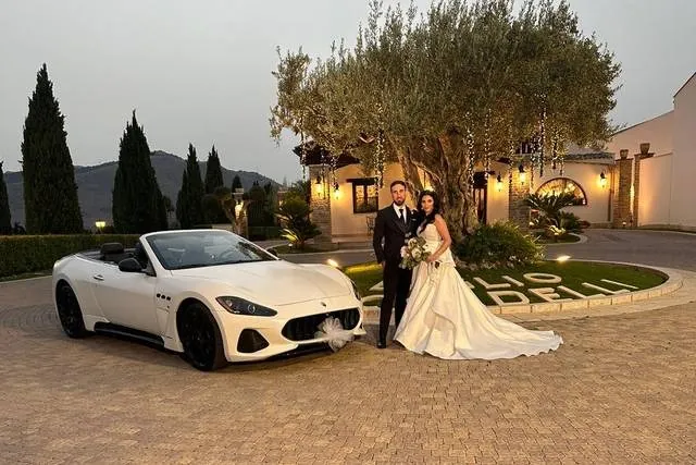 Sposi con Maserati GranCabrio