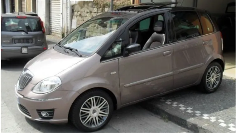 Lancia Musa 1.9 MJT foto 2