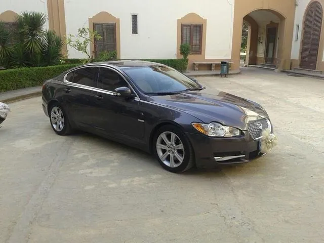 Jaguar XF 3.0 Luxury foto 2
